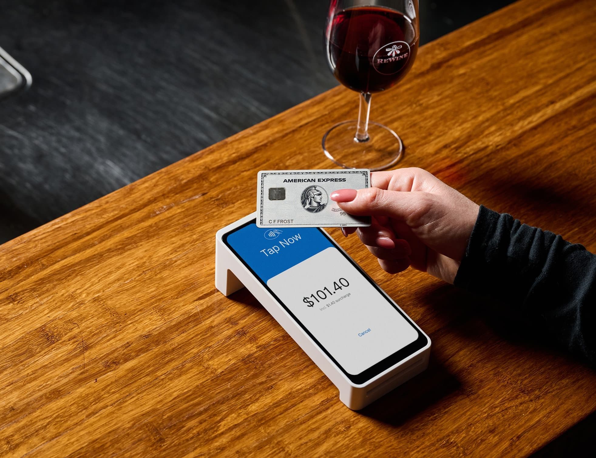 Zeller - Terminal 2 in White Amex, bar