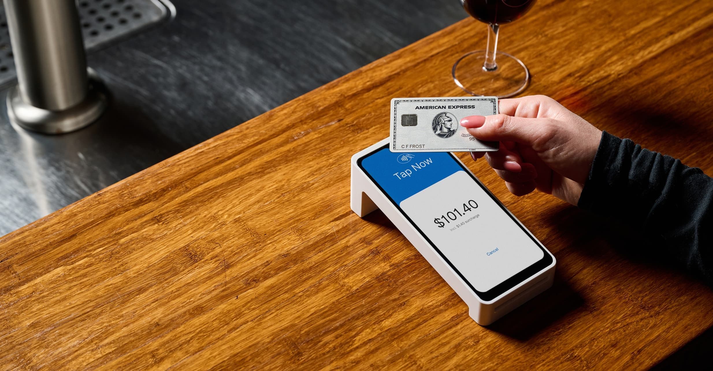 Zeller - Terminal 2 in White Amex, bar