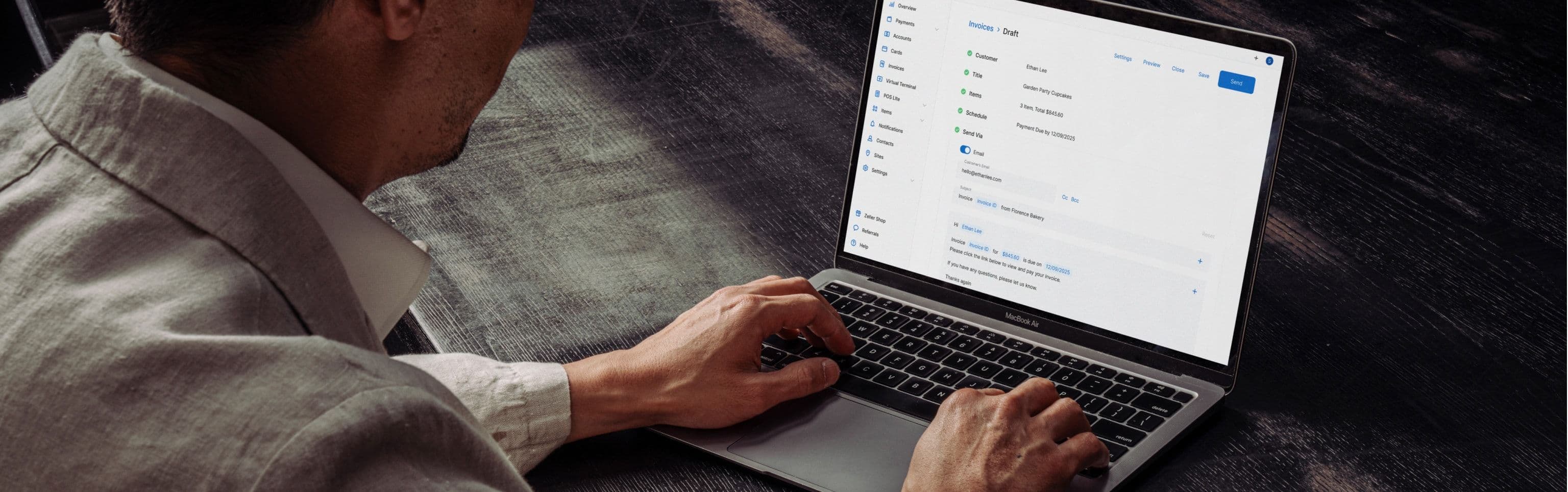 Zeller - Invoice creation on laptop. Access online invoices on the desktop dashboard.